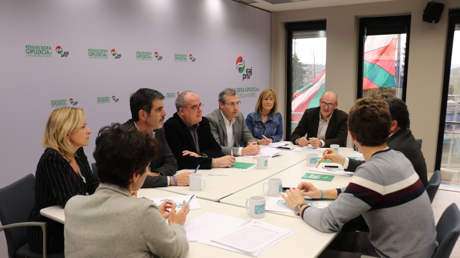 Tenemos que asegurar que Euskadi avance sin que le condicione la estrategia de un Estado fallido en lo económico e involucionista en lo político