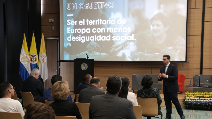 La Diputación presenta su modelo de gobernanza colaborativa en la Universidad Javeriana 