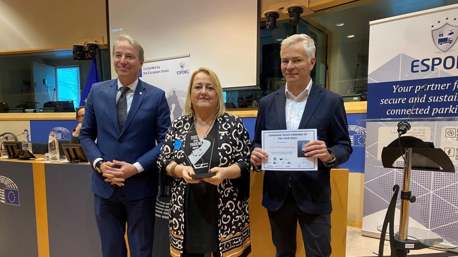 La Diputación Foral de Gipuzkoa recibe el premio al mejor aparcamiento para camiones de Europa por el CIT de Astigarraga