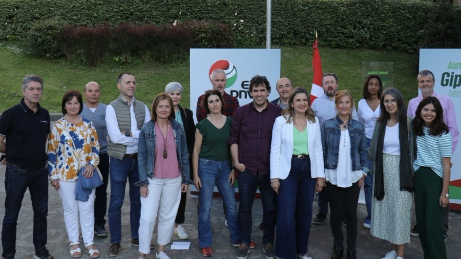 Amaia Erostarbe presenta un equipo sólido, comprometido y plural para liderar el cambio en Oñati y poner al municipio mirando al futuro