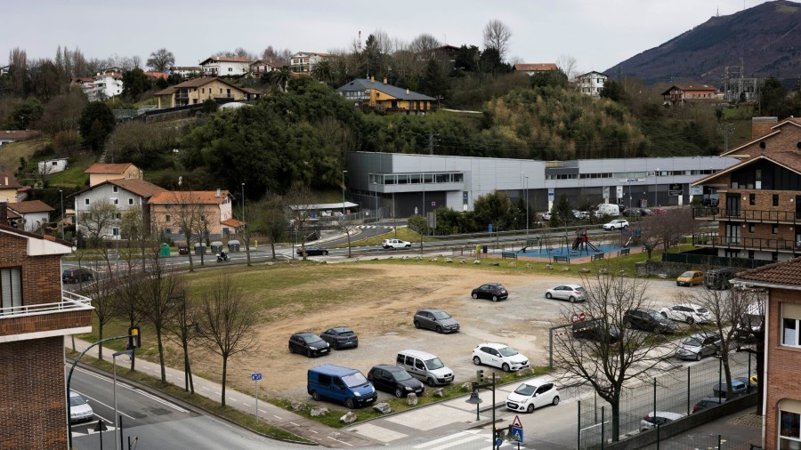 Es necesario ofrecer una alternativa de aparcamiento mientras dure la obra de las viviendas en Presa I