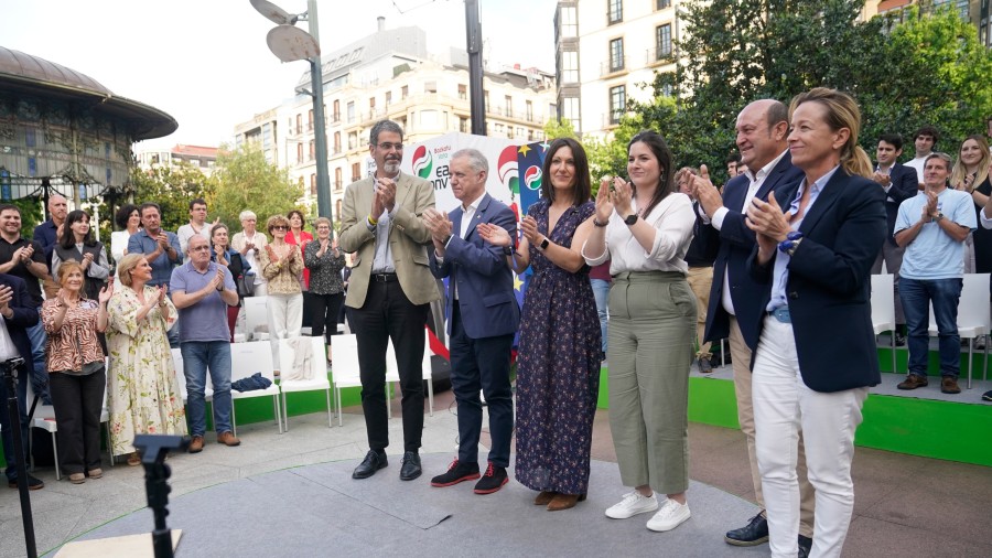 “Tirania guztien kontra borrokatu gara: inork antifaxista eta antitotalitario titulua merezi badu, hori da EAJ-PNV”, esan du Ortuzarrek