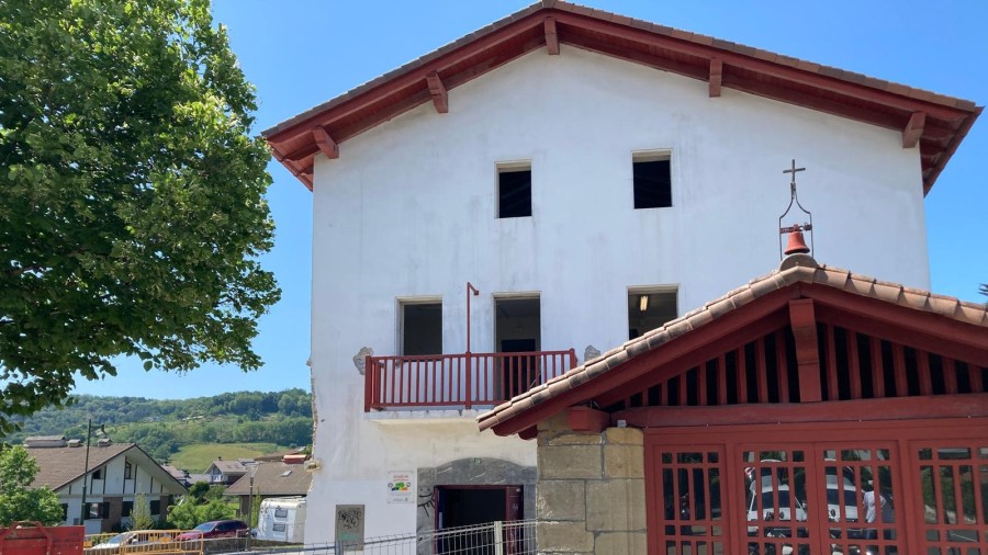 La obra de Saindua Gaztelekua debía haber terminado hace meses y el nuevo curso debería haber contado ya con las nuevas instalaciones